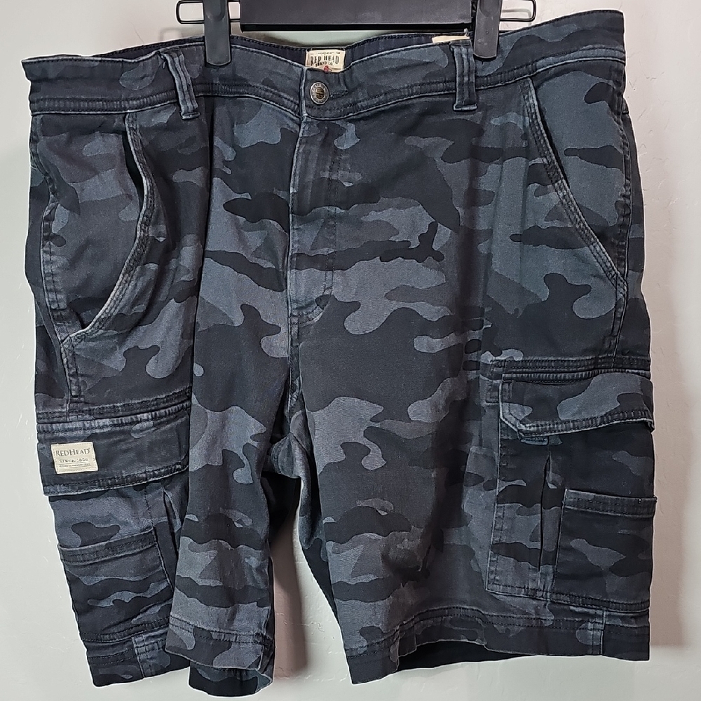 Redhead Brand Men's Dark Camo Cargo Shorts Size 42. Gorpcore, outdoors, casual